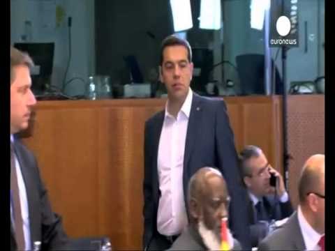 ENDE ASNJE MARREVESHJE PER KRIZEN GREKE MEGJITHESE BISEDIMET ME BE VAZHDOJNE LAJM