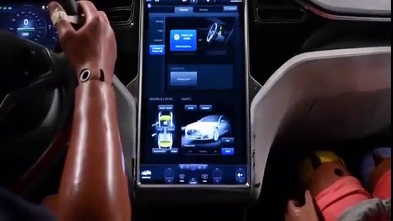 2015 Tesla Model S Crash Test