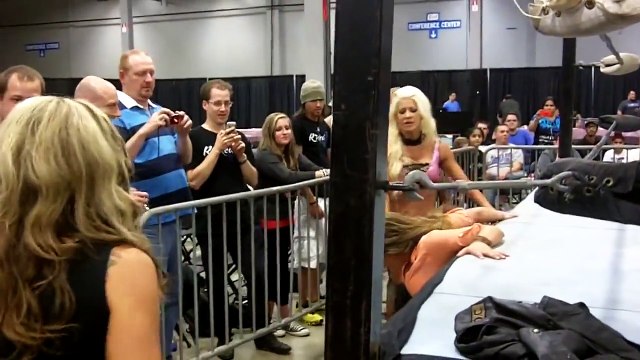 ANGELINA LOVE W/VELVET SKY VS MICKIE JAMES