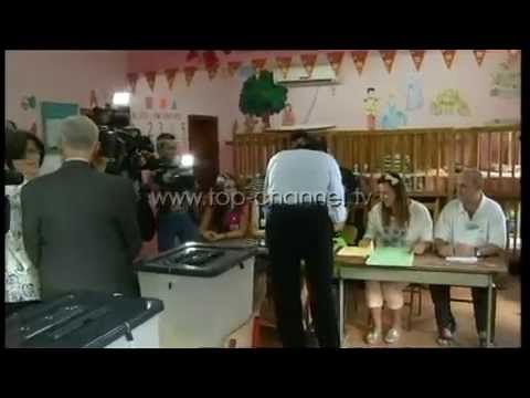 Basha: Votoni masivisht për të ardhmen tuaj - Top Channel Albania - News - Lajme