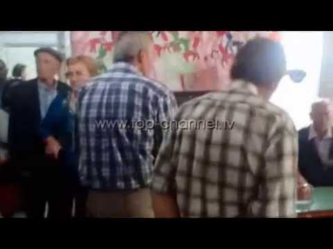 Debate në Himarë për listat dhe shoqëruesit e të moshuarve - Top Channel Albania - News - Lajme