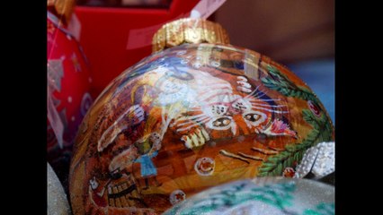 Сувенирные елочные игрушки в ГУМе