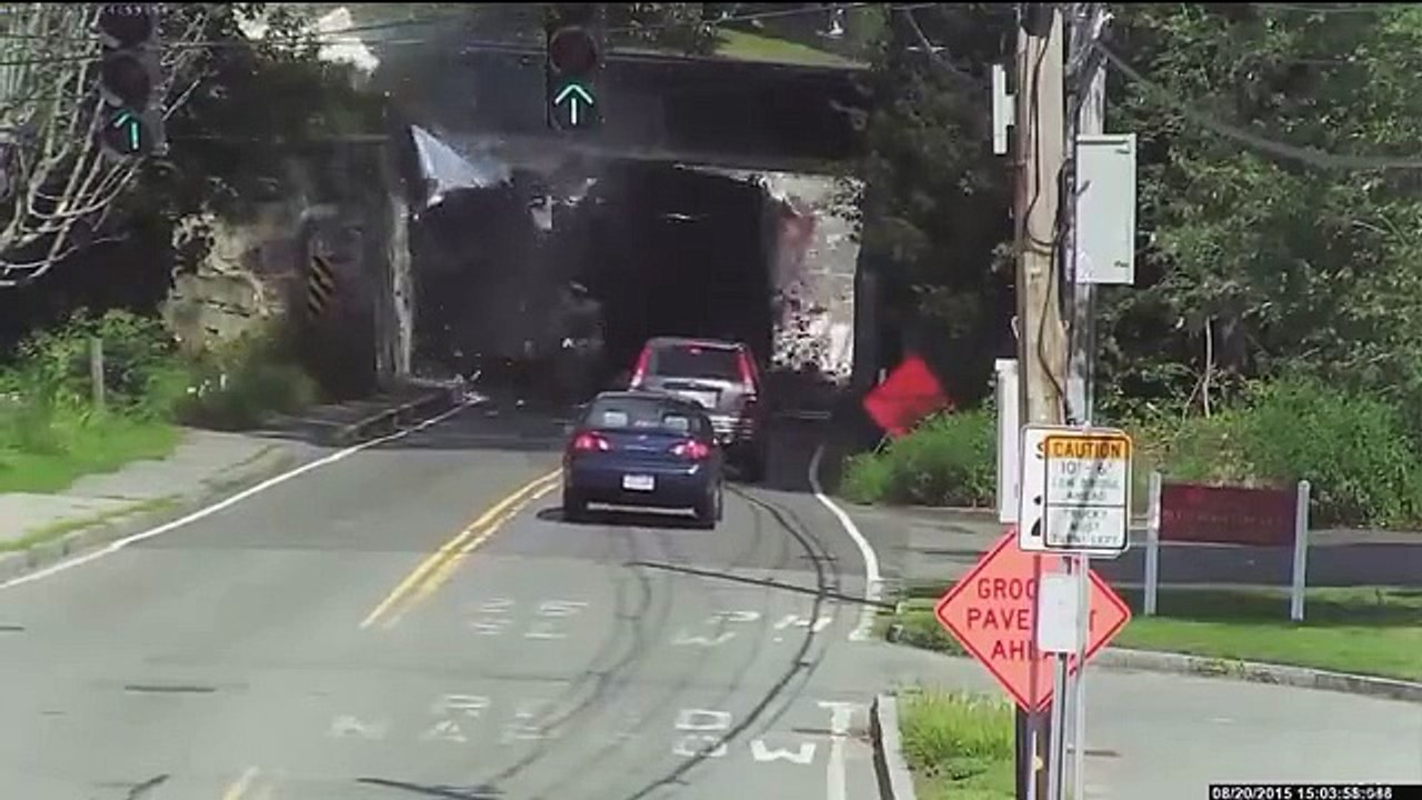 Puente les queda muy corto de altura