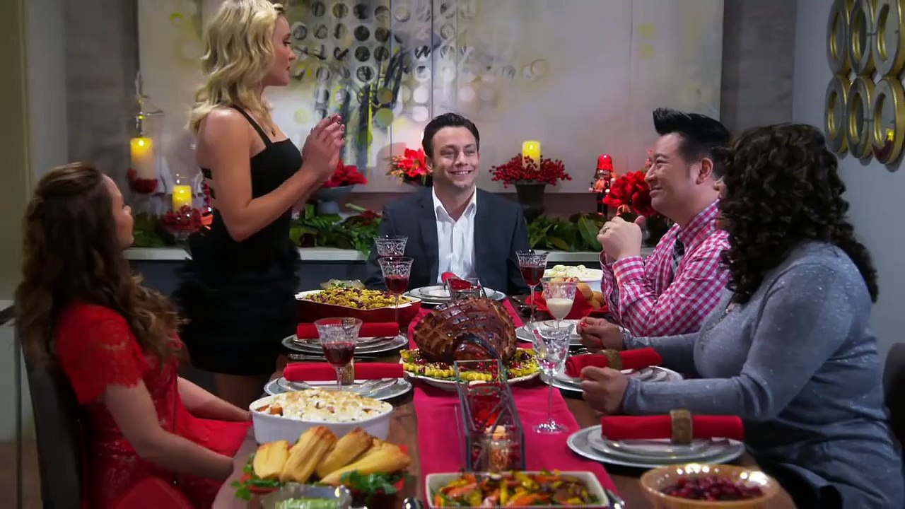 Young & Hungry Christmas Special - Tuesday, November 24 at 9pm/8c on ABC Family!