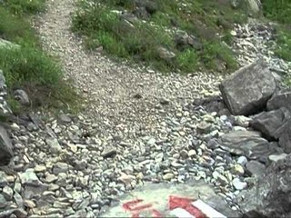 MALLKIMI I TURISTEVE ÇEKE,7 VETE JANE VRARE DHE AKSIDENTUAR NE ALPET SHQIPTARE LAJM