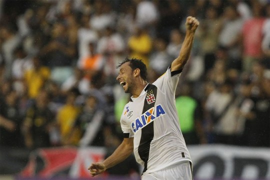 Ainda dá! Vasco derrota o Peixe e vai pra última rodada com chances de escapar da degola