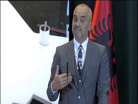 ANGELA MERKEL VIZITE HISTORIKE NE TIRANE, TAKOHET ME EDI RAMEN DHE BUJAR NISHANIN LAJM