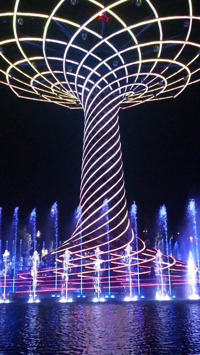 Expo Milano 2015 - Lo spettacolo dell'Albero della Vita