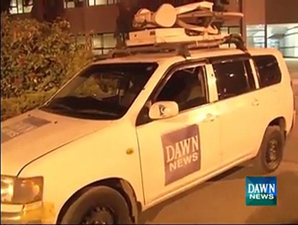 DawnNews DSNG van attacked in Karachi .... Eyewitness
