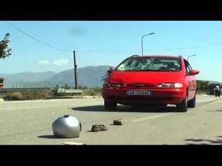 MAKINA PERPLAS MOTORRIN NE KORÇE,PLAGOSET RENDE ÇIFTI I BASHKESHORTEVE LAJM