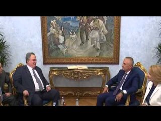 Download Video: ÇESHTJET E HAPURA ME GREQINE,KOTZIAS TAKIME ME ZYRTARET ME TE LARTE NE TIRANE LAJM