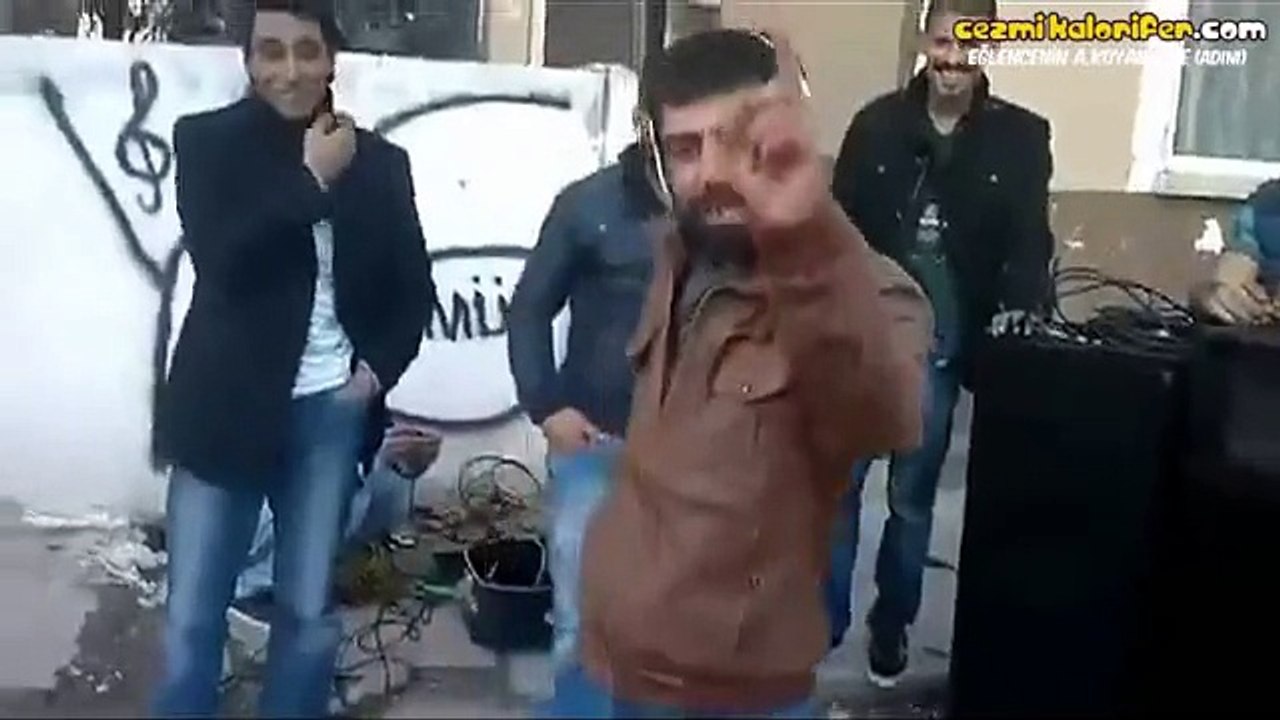 Türk Freddie Mercury - We Will Rock You