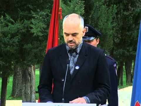 LUMTURIMI I NENE TEREZES TOPI RAMA BERISHA E TOPALLI NE RRUGEN E PAQES LAJM