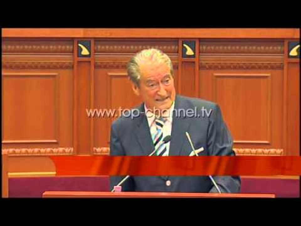 Kalon ligji i ri për arsimin e lartë - Top Channel Albania - News - Lajme