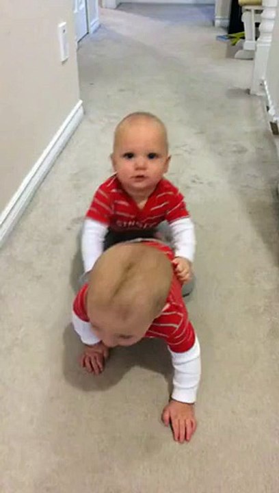 Cutest baby conga line ever! - Jokeroo