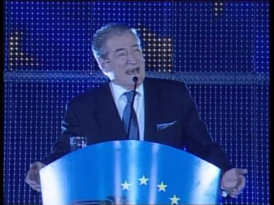 KONCERT PER VIZAT MAZHORANCA FESTON NE QENDER TE TIRANES LAJM
