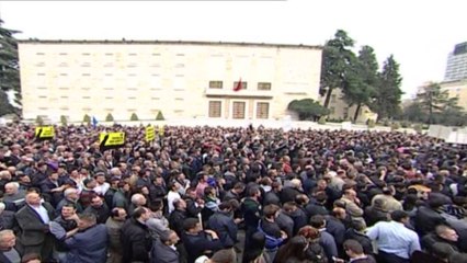 BASHA: RAMA I BERI SHERBIMIN E FUNDIT MARK FRROKUT