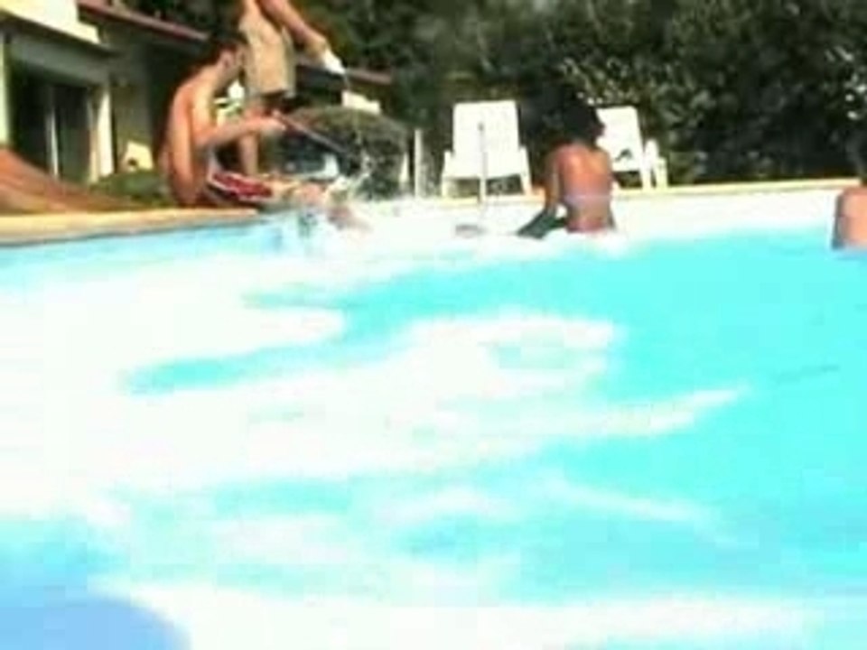 Ep3 - La piscine moussante