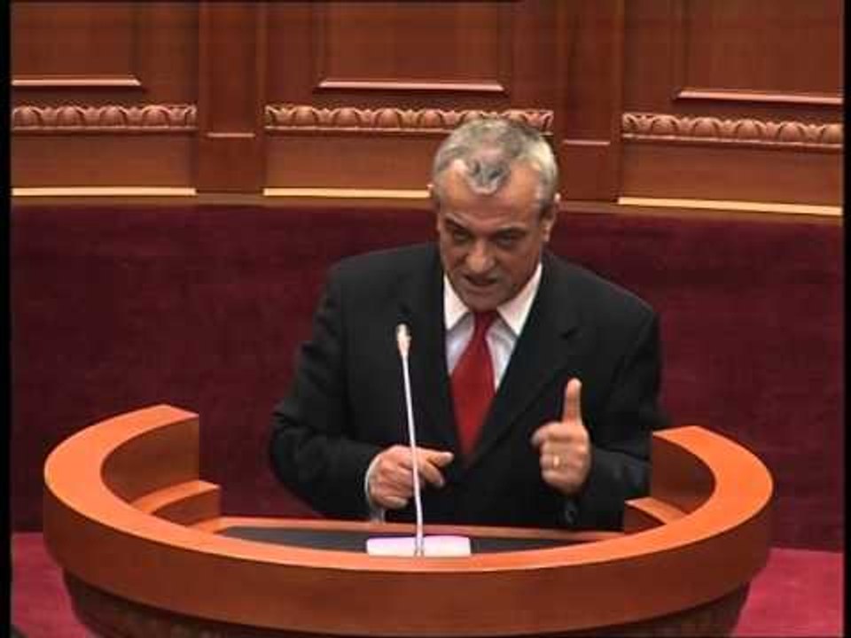 DEBATE NE PARLAMENT BERISHA DHE RUÇI AKUZA TE NDERSJELLTA ME NJERI TJETRIN LAJM