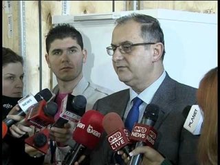 PAISJE TE REJA SHPERNDAHEN 238 FRIGORIFERE PER RUAJTJEN E VAKSINAVE LAJM