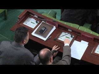 TUNIZIA RIKTHEN DENIMIN ME VDEKJE PER ATA QE KRYEJNE AKTE TERRORISTE NE VEND LAJM