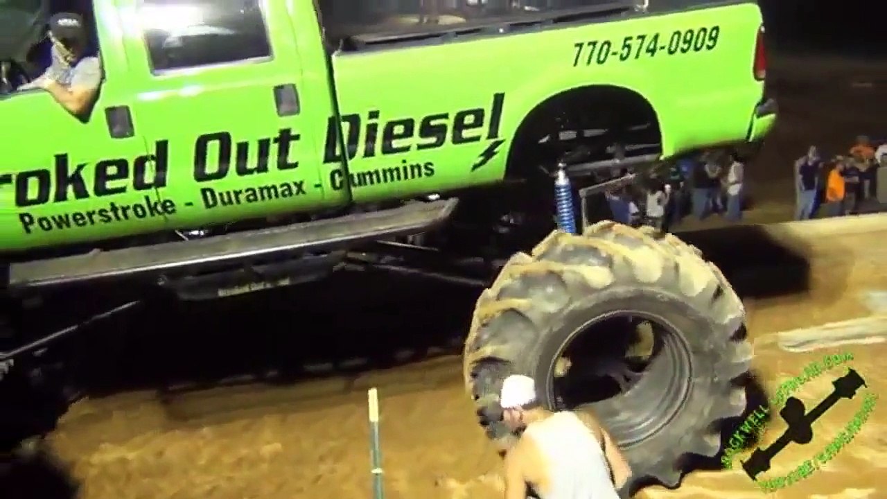 ever see awesome monster truck tug of war,cummins vs chevy tug of war,maluch vs maluch