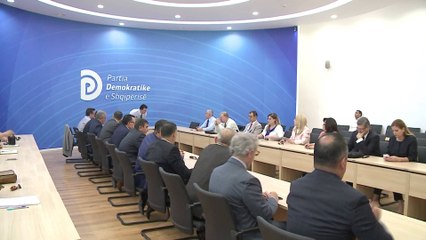 AKUZAT E KREUT TE PD NDAJ CROWN AGENTS