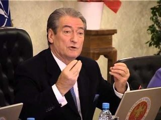 DEKORI I KRYEQYTETIT BERISHA SULMON RAMEN PER NGJYRAT E TIRANES LAJM