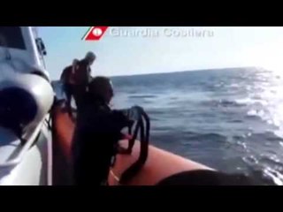 S’KA TE NDALUR FLUKSI I EMIGRANTEVE DREJT ITALISE,AFRO 1200 AFRIKANE ARRIJNE NE SIÇILI LAJM