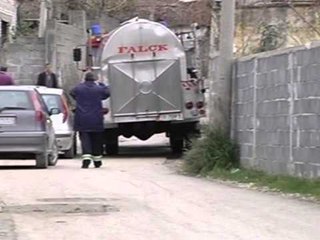 VRASJE NE LUSHNJE I DEHUR VRET FQINJIN E TIJ PER ÇESHTJE PARASH LAJM