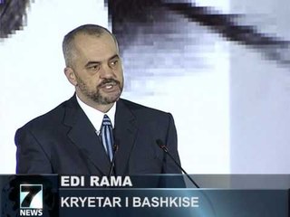 XHAMIA E RE E TIRANES RAMA PREZANTON PROJEKTIN E OBJEKTIT TE RI TE KULTIT LAJM