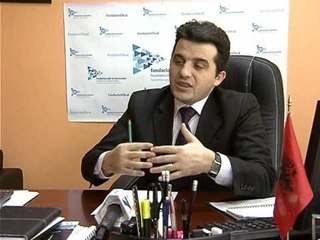 LIBERALIZIMI I VIZAVE ZHVLEFTESOHET EURO NE KUNDERSHTIM ME PARASHIKIMET LAJM