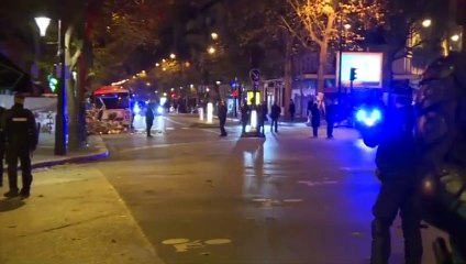 Obama et Hollande se sont recueillis devant le Bataclan tard dans la nuit