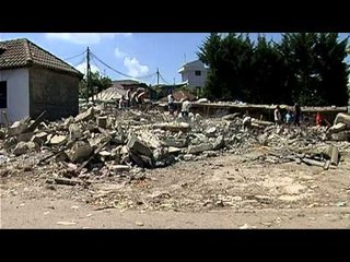 10 NDERTESA TE TJERA PRISHEN NE QYTETIN E NXENESVE PER UNAZEN E MADHE TE TIRANES LAJM