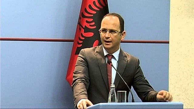 MINISTRI BUSHATI DEKLARON SE DO TE MERREN MASA PER ULJEN E NUMRIT TE AZILKERKUESVE LAJM