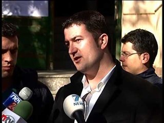 STUDENTET E MJEKSISE SERISH NE PROTESTA DUAN PROVIM ME GOJE LAJM