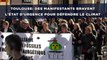 Toulouse: Des centaines de manifestants bravent l'état d'urgence pour défendre le climat