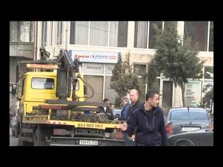 PERGATITI FAN TV KOSOVE PARKIMET NEPER TROTUARE SHKAKTOJNE PROBLEME LAJM