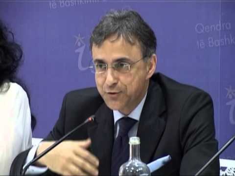 BASHKIMI EUROPIAN ZGJIDHNI KRIZEN NEPERMJET DIALOGUT LAJM