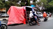 Truk Molen Terbalik di Jalan Sukabumi