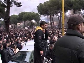 POLICIA HESHT VIJON PERPLASJA MES INSTITUCIONEVE LIGJZBATUESE LAJM