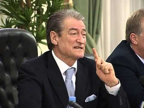 MBLEDHJA E QEVERISE BERISHA PARALAJMERON SERISH OPOZITEN LAJM