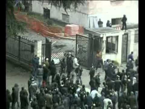 ARMET E GARDES MP 5 TURKE 9 MM ARMET QE GODITEN PROTESTUESIT LAJM