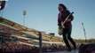 Foo Fighters Dave Grohl breaks leg in stage fall