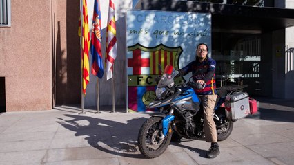 Viaje en moto desde China guiado por los colores del FC Barcelona