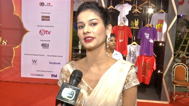 Aneri Vajani aka Nisha of Nisha Aur Uske Cousins Walks The Red Carpet | Indian Telly Awards 2015