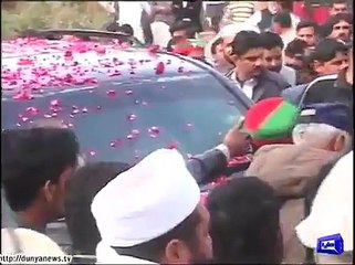 Imran Khan arrives to cast vote in Mohra Noor polling station
