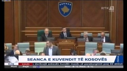 Download Video: Hidhet sërish gaz lotsjellës në Kuvendin e Kosovës, ndërpritet seanca - Oranews-