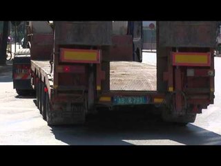 TRAJLERI AKSIDENTON PER VDEKJE NJE 72 VJECARE TEK “RRUGA E ELBASANIT” NE KRYEQYTET LAJM