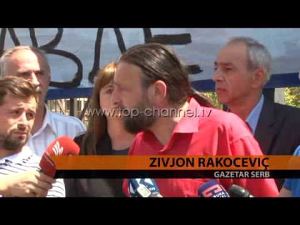 Serbët në protestë për lirimin e Ivanoviç - Top Channel Albania - News - Lajme